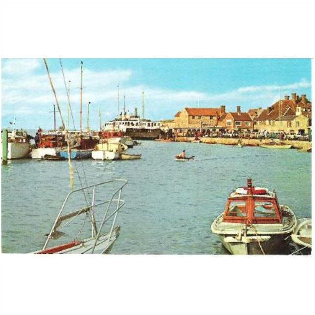 Yarmouth, Isle of Wight - harbour - Dean 'Bay' series postcard c.1970s