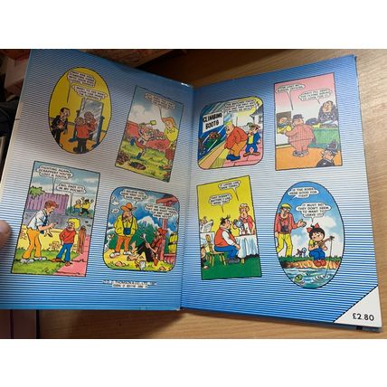 1987 "THE BEEZER BOOK 1988" ANNUAL ILLUSTRATED UNCLIPPED HARDBACK BOOK (P3)