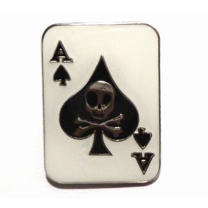 Ace of Spades Skull & Crossbones Death Biker Rocker Motorcycle Enamel Badge NEW