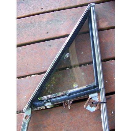 1966 PLYMOUTH BELVEDERE SATELLITE 2D HARD TOP RH WING WINDOW & FRAME OEM