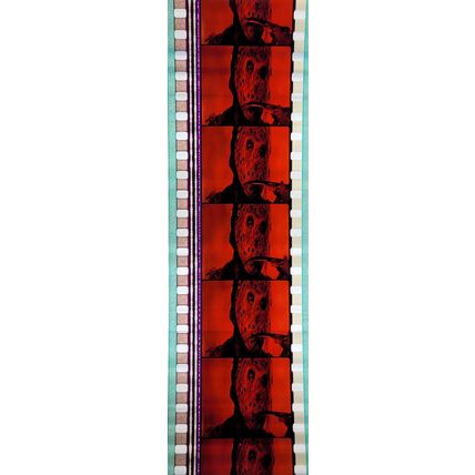 Pk DAU - B - MIX - B 027a . - 1 STRIP OF 5 - 35MM FILM CELLS. ( F vs J )