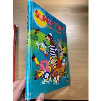 1973 WALT DISNEY "SUNNY DAYS STORY BOOK" LARGE UK ANNUAL HARDBACK BOOK (P3)
