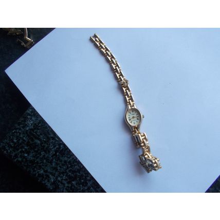 WATCHES / SPARE PARTS OR RENOVATE (10/01)