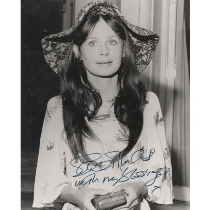 Sarah Miles 10x8 Stunning Vintage Large Hand Signed Photo