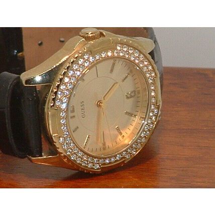 Pre-Owned Women’s Guess Waterpro Rhinestone U0069L4 Watch