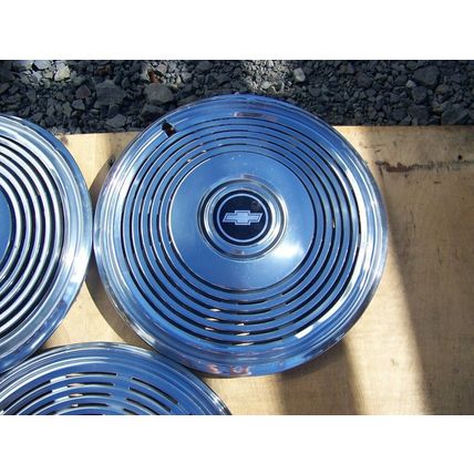 1971 CHEVROLET CAPRICE 15" HUBCAPS MONTE CARLO (1)