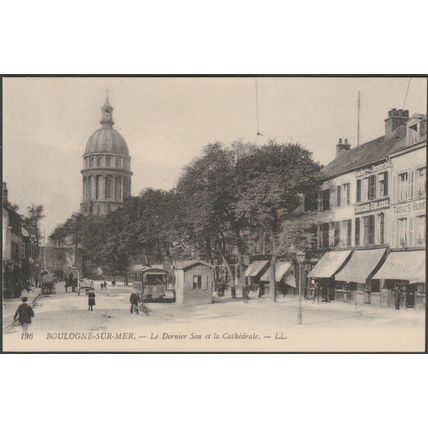 Le Dernier Sou et la Cathédrale, Boulogne-sur-Mer, c.1910 - Lévy CPA LL196