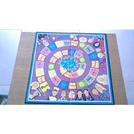 JACQUELINE WILSON: DREAMS, DILEMMAS and DIVAS GAME (Paul Lamond Games) 2015