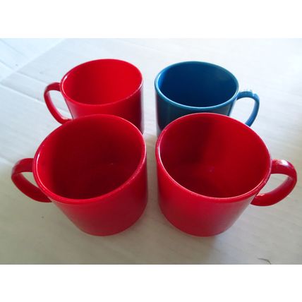 Silite Cups - 4309 Childrens Plastic Cups - 1 Blue 3 Red - Hard Plastic Set Of 4