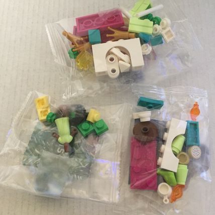 NEW Disney Lego Tiana Micro Doll Figure and Fireplace with Frog & Tiana's Palace