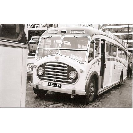 Black & White Photograph of Southern National Omnibus Co. Ltd. - LTA 927