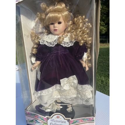 NIB VTG Brass Key Victorian Collection Limited Edition Genuine Porcelain Doll