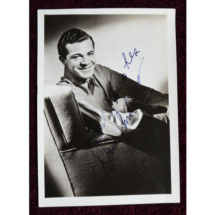 ANDREWS, DANA (1909 - 1992): original signed vintage photograph