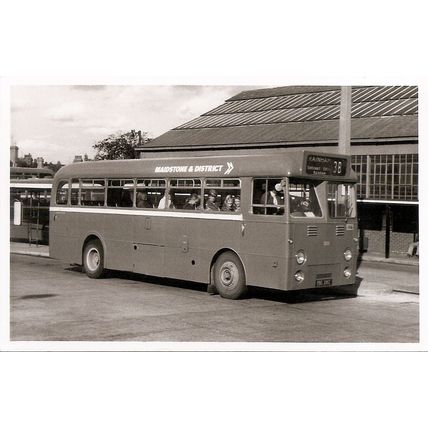 Black & White Photograph of Maidstone & District Motor Services Ltd. - 196 XKE