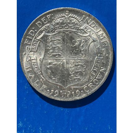 GB 1919 SILVER HALFCROWN (OR 2/6) COIN KING GEORGE V. IN GOOD VF/EF GRADE.