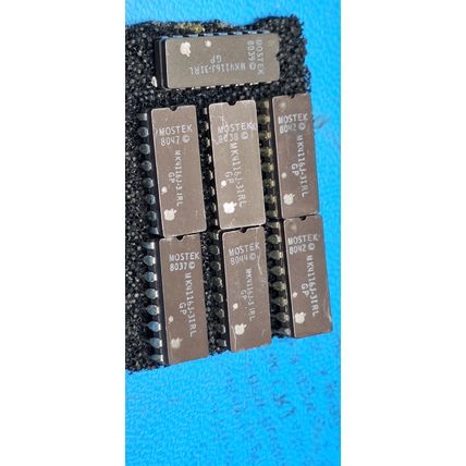apple II original vintage RAM MOSTEK MK4116J-31RL CERAMIC 4116 (2025)