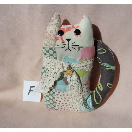 F Vintage Quilt Cat Pillow Tuck Shelf Sitter 7 Inch Farmhouse Ornies Bowl Filler