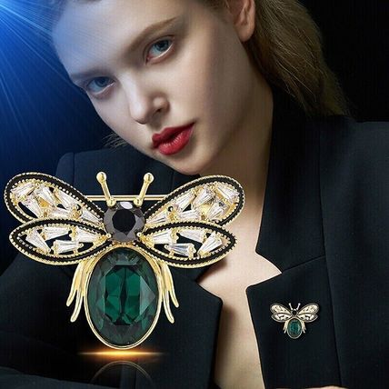 Vintage Look Little Bee Brooches For Women Clothing Coat Jewelry