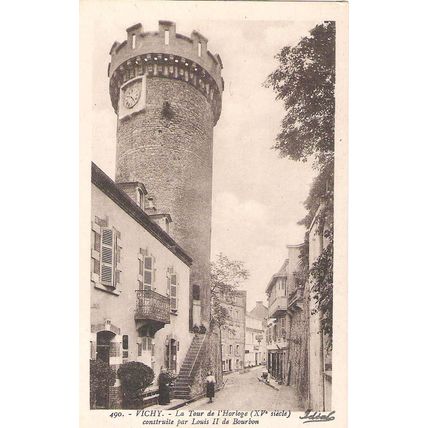 03 - VICHY La Tour de l'Horloge (XVe siècle) construite par louis ll de bourbon