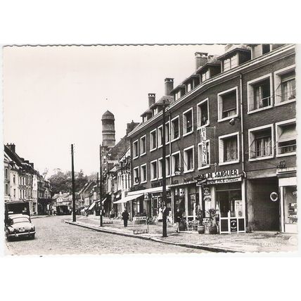 80 - Doullens - rue du Bourg