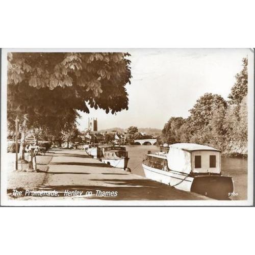 Henley on Thames, Oxfordshire - Promenade, boats, Bridge - RP postcard c.1930s
