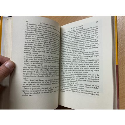 1957 1ST EDITION "A BARBARIAN IN INDIA" OPPENHEJM ILLUSTRATED HARDBACK BOOK (P3)