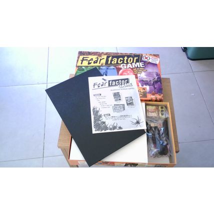FEAR FACTOR GAME (Master Pieces) American Board Game (2005)