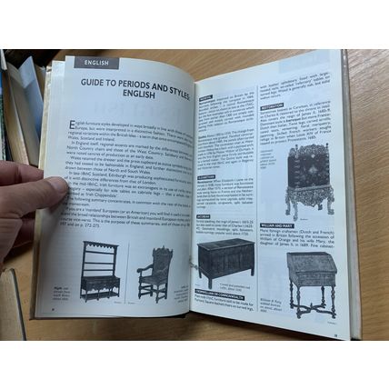 1991 1ST EDITION "ANTIQUE FURNITURE EXPERT" ILLUSTRATED HARDBACK BOOK (P5)