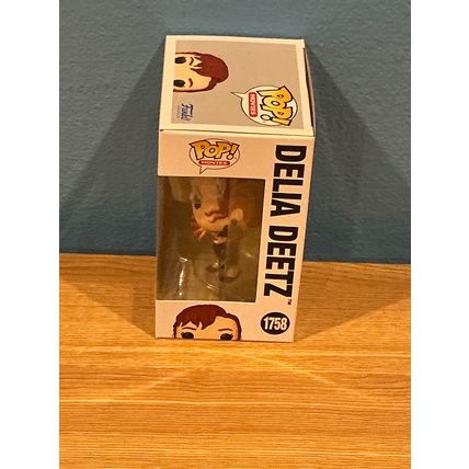 Funko Pop! Beetlejuice - Delia Deetz #1758 Vinyl Figure (Box & Protector)