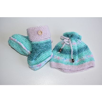 Hand Knitted Baby Ugg Boots & Hat Green Size 0 - 6 Months