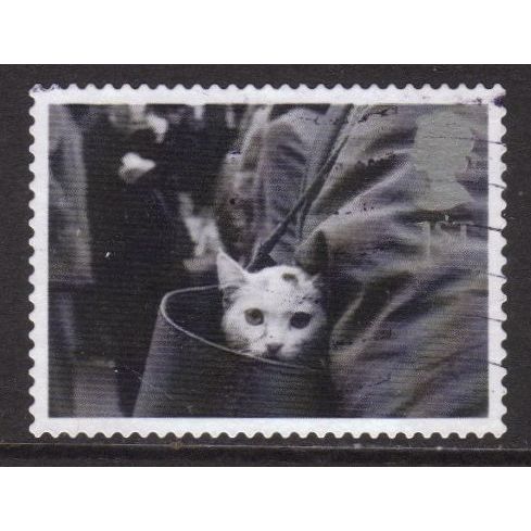 Great Britain 2001 Cats & Dogs 1st Handbag Used SG 2190 Sc 1956 postage stamp