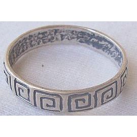 silver band ring