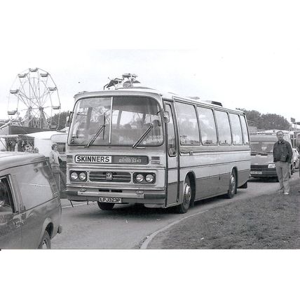 Black & White Photograph of Skinners Coaches of Oxted - LPJ 323P