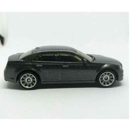 Chrysler 300 gray 2015 Matchbox Road Trip Series 1/64 Diecast