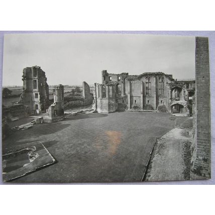 old postcard Kenilworth Castle, The Inner Court