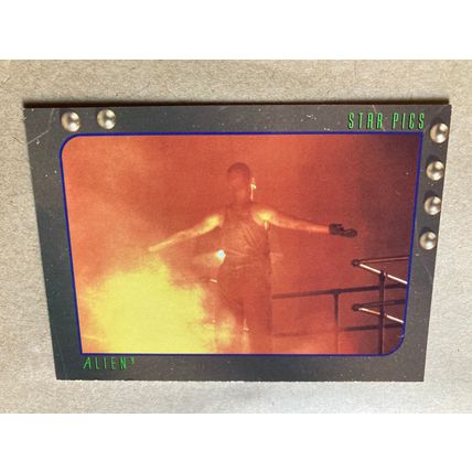 Alien3 Base trading card # 38 Ripley on Platform (A) 1992 Star Pics Dark Horse