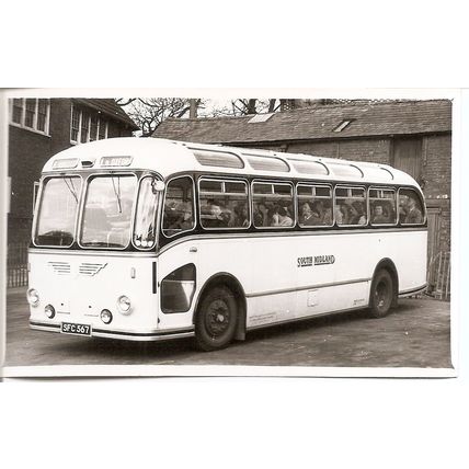 Black & White Photograph of South Midland Motor Services Ltd. - SFC 567