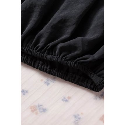 Black Padded Shoulder Buttoned Cuffs Pleated Loose Blouse