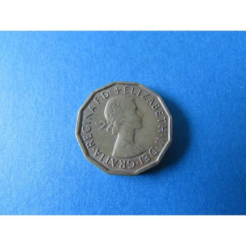 1964 QUEEN ELIZABETH II BRASS THREEPENCE - COIN - 2 FREE POST B