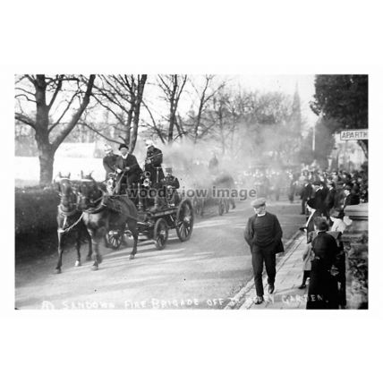 iwc074 - Sandown Fire Brigade off to Lake , Isle of Wight - print 6x4