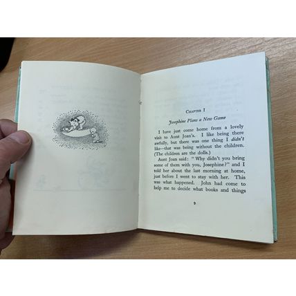 VINTAGE MRS CRADOCK "JOSEPHINE KEEPS HOUSE" APPLETON ART FICTION HB BOOK (P3)