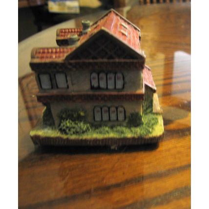 CHRISTMAS CORNWALL VILLAGE WEST BAY SCHOOL RESIN HOUSE FOR DISPLAY SET