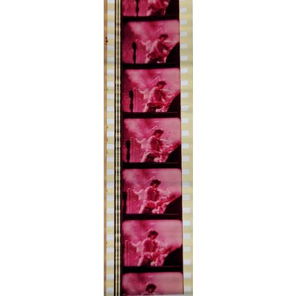 Pk GEB - W - MIX - d 0102X . 1 STRIP OF 5 - 35MM FILM CELLS. ( WHO )