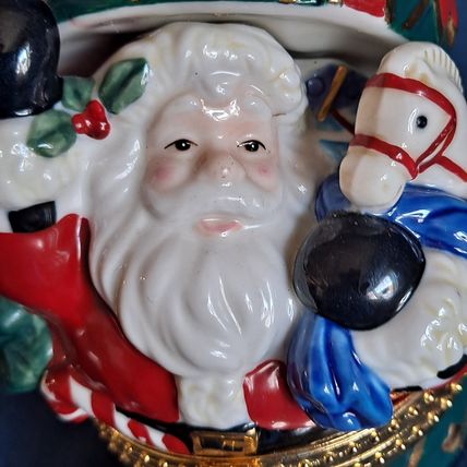 SANTA CLAUS TRINKET BOX Ceramic Ceramic jewelry holder Christmas Ring Pill Gift