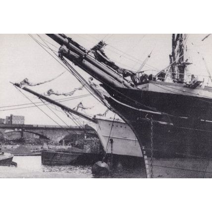 Oaklands Varma Giant Ships at Regents Canal River Thames Postcard