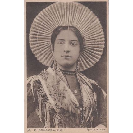 Boulogne Ladies Fashion Antique French Postcard