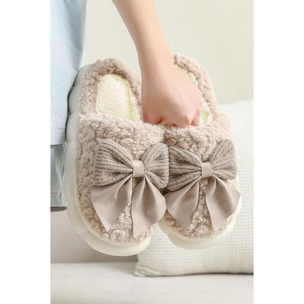 Camel Contrast Bowknot Applique Plush Winter Slippers (Bow Colors May Differ by