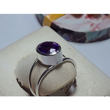 2.25ct Oval Natural Amethyst bezel Sterling Silver S-8 split shank Ring #19706