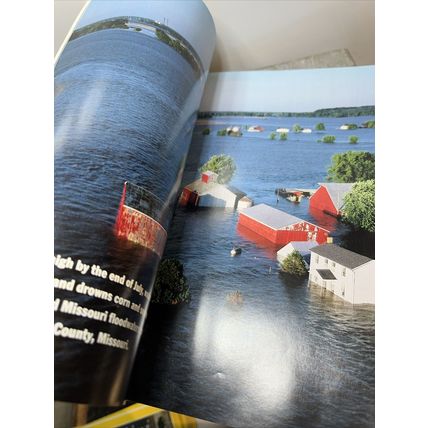 National Geographic Magazine January 1994 Macaws - Vintage Collectable p2