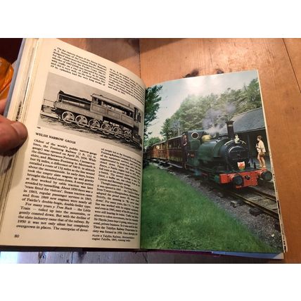 1978 HEAVY "PICTORIAL ENCYCLOPEDIA OF RAILWAYS" ILLUSTRATED HARDBACK BOOK (XX)